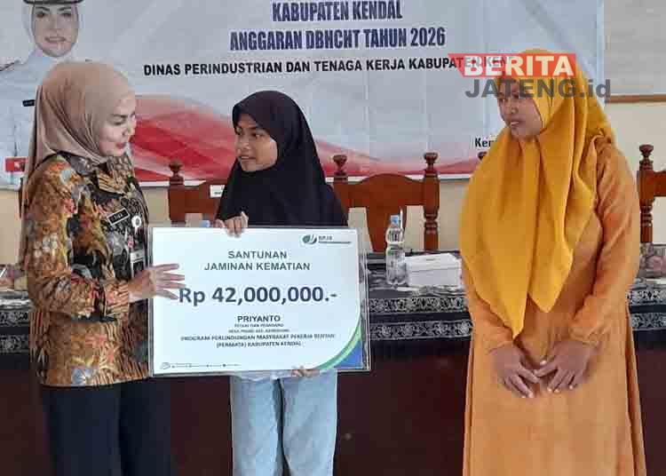 Pemkab Kendal Bayarkan Iuran BPJS Ketenagakerjaan untuk 2.976 Pekerja Rentan, Termasuk Petani Tembakau dan Nelayan