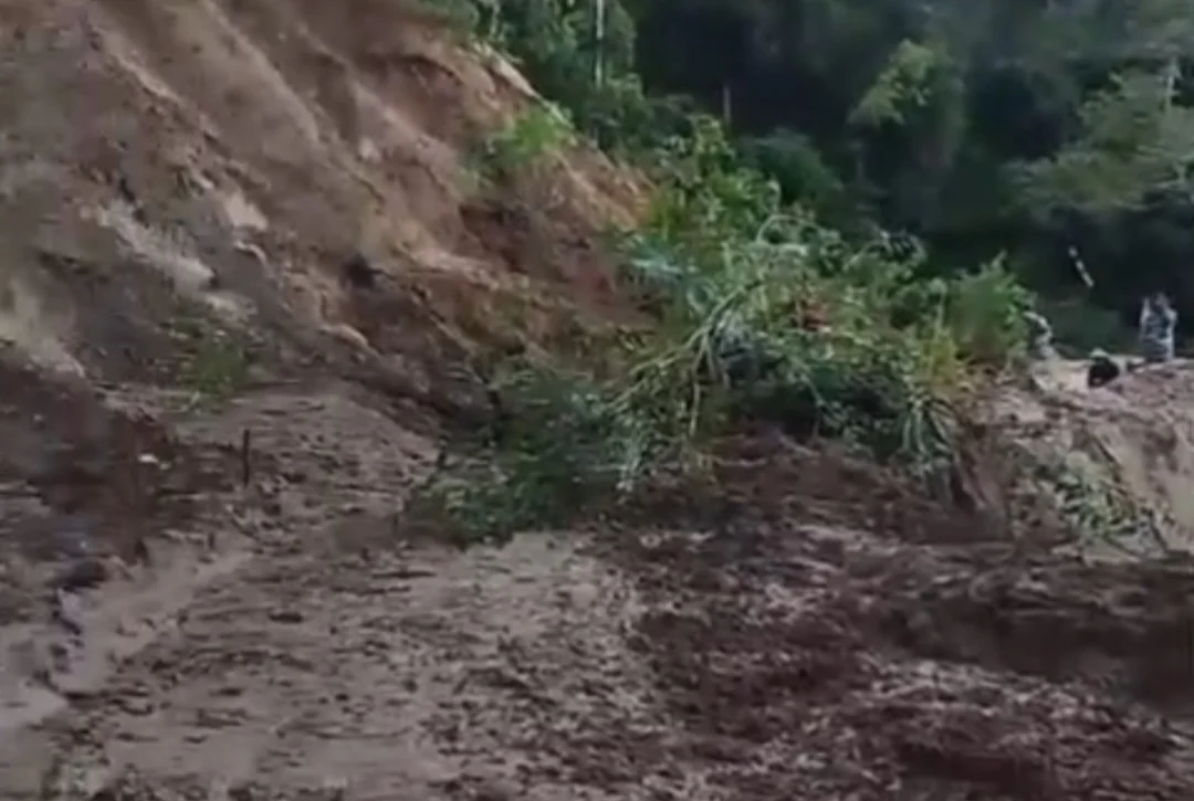 Jalan Bukittinggi-Maninjau Putus Lagi di Sungai Landia, Akses Dialihkan ke Panta