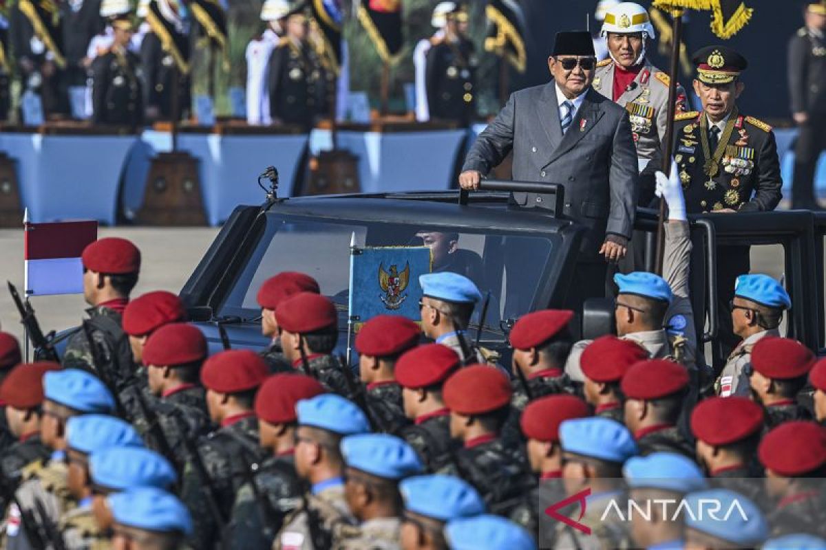 Presiden Prabowo Pimpin Upacara HUT Ke-80 Bhayangkara di Bogor, Inspeksi Pasukan Brimob Cikeas