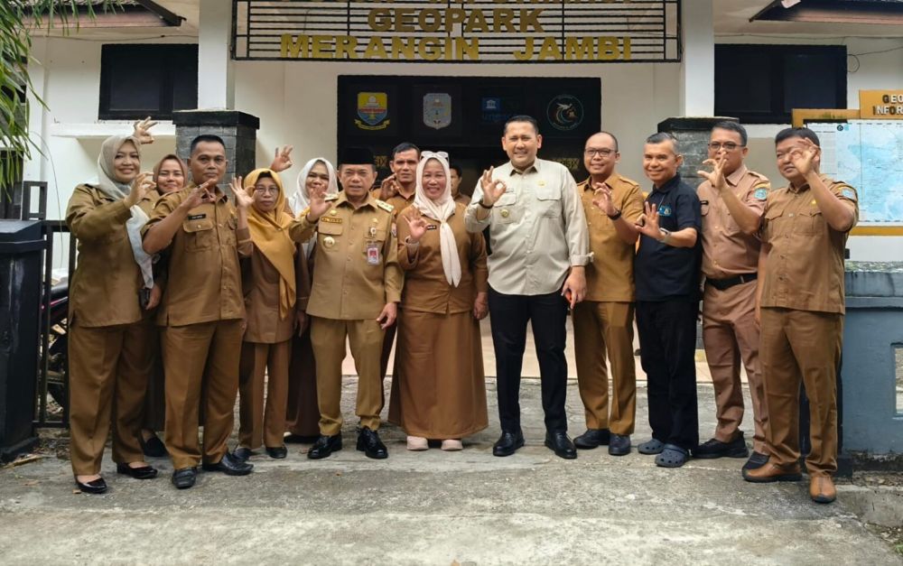 Gubernur Jambi Al Haris Tinjau Museum Geopark Merangin, Minta Koleksi Ditambah demi Tarik Wisatawan