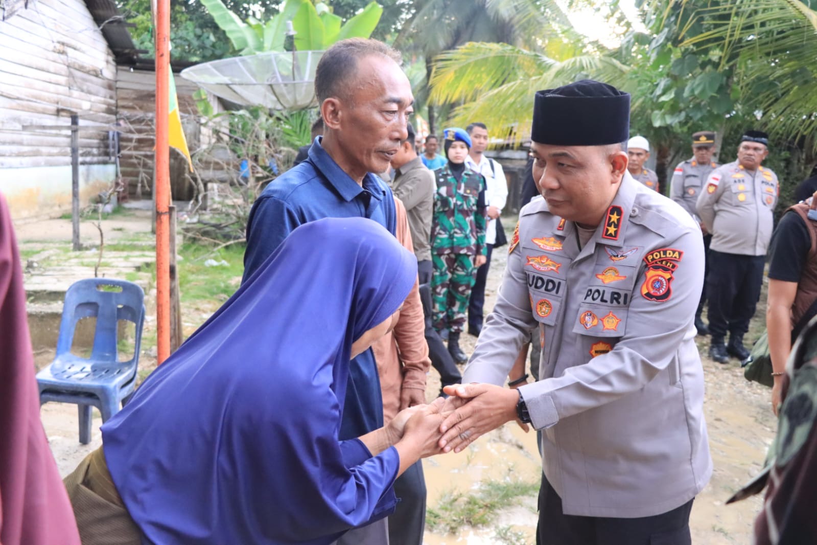 Kapolda Aceh dan Pangdam Iskandar Muda Takziah ke Rumah Duka Pratu Galuh Nugraha, Prajurit TNI Gugur Saat Bantu Penangkapan Narkoba di Bireuen