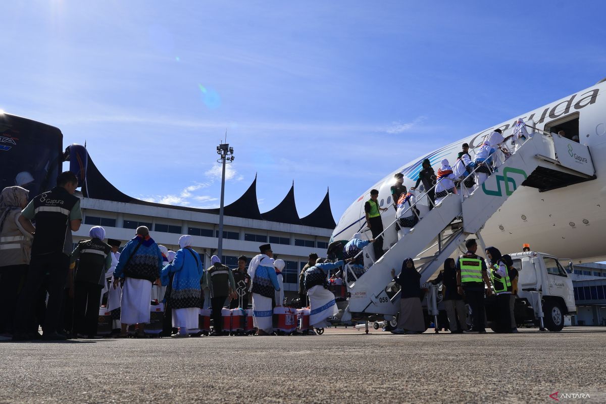 5.402 Jemaah Haji Embarkasi Padang Tuntas Diberangkatkan ke Tanah Suci