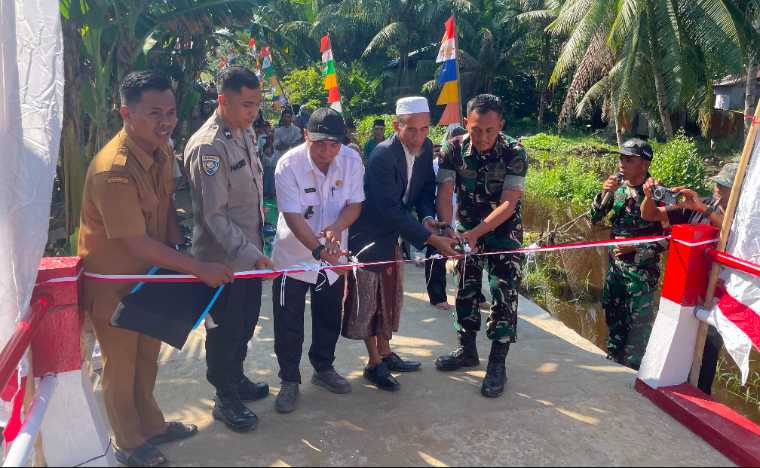 Jembatan Komposit di Sungai Bakau Besar Darat Mempawah Rampung, Akses Warga ke Lahan Pertanian Kini Lebih Aman