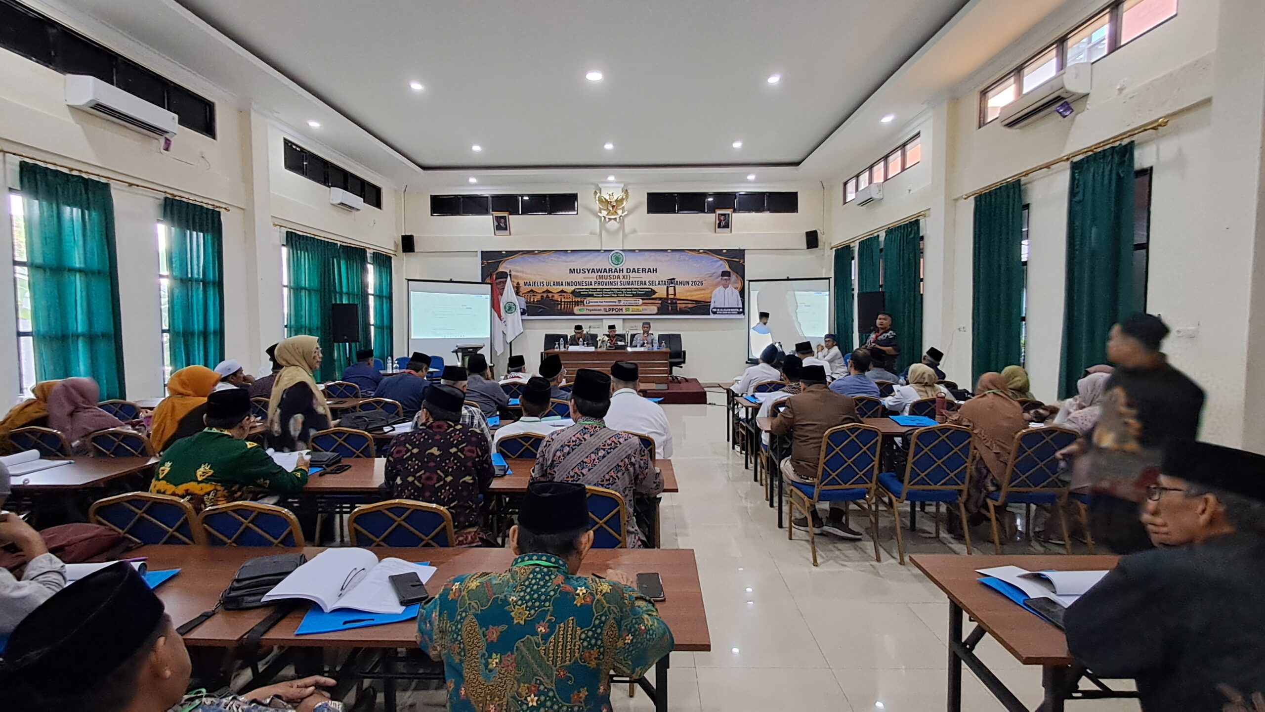 Musda XI MUI Sumsel di Palembang: Prof Aflatun Minta Ulama Kawal Umat dengan Al-Qur'an dan Hadis