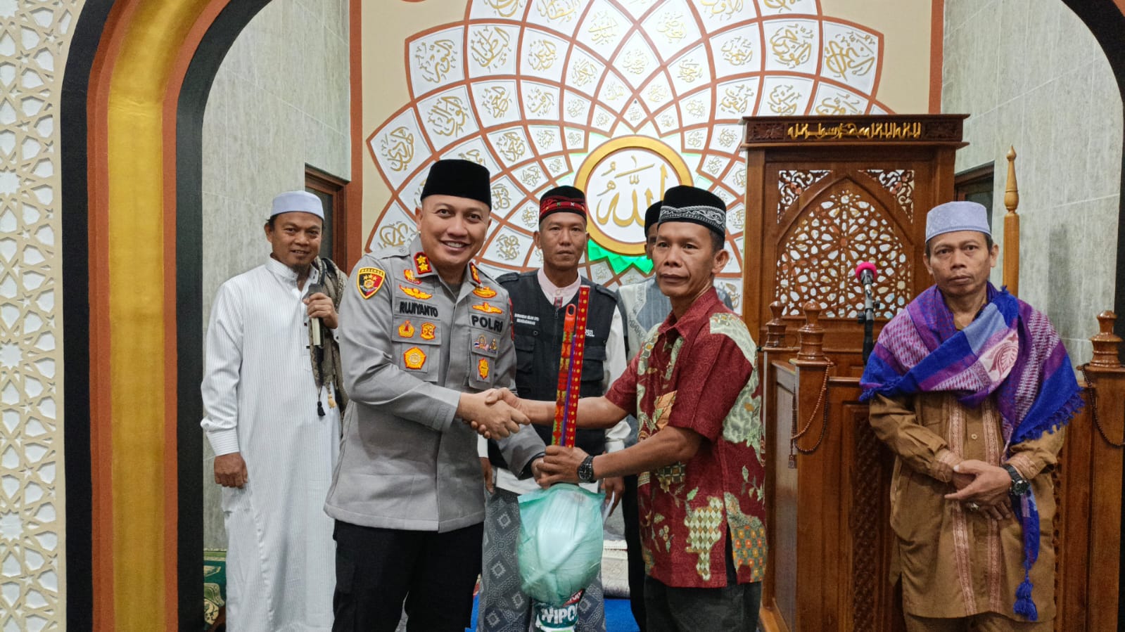 Kapolres Aceh Tenggara Ajak Forkopimda dan Ulama Subuh Keliling di Masjid Al-Hasanah, Serap Aspirasi Warga Lewat Jumat Curhat