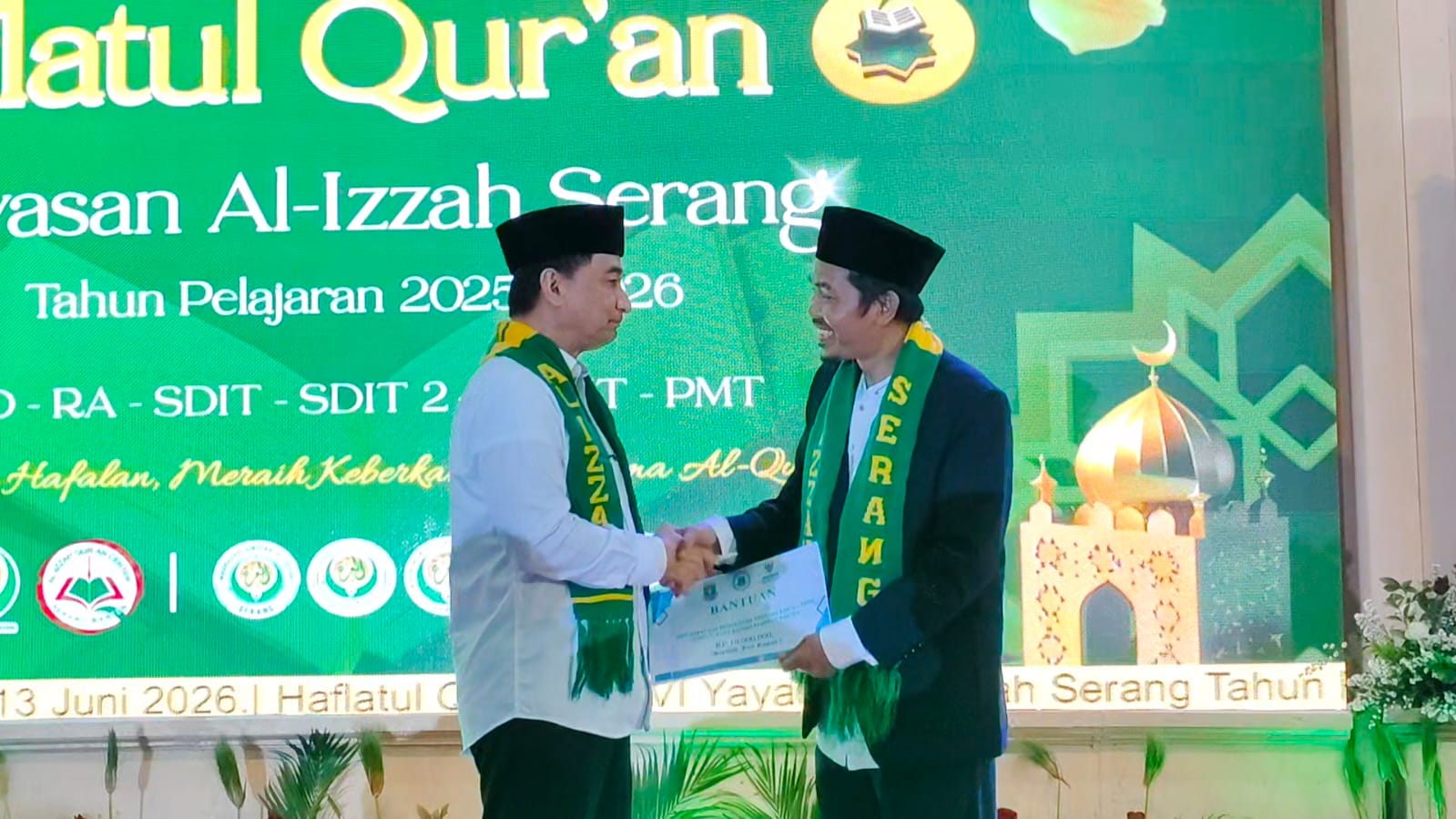 Haflatul Qur’an ke-6 Yayasan Al-Izzah Serang, 150 Santri Diwisuda Hafal Al-Qur’an di Hadapan Wagub Banten