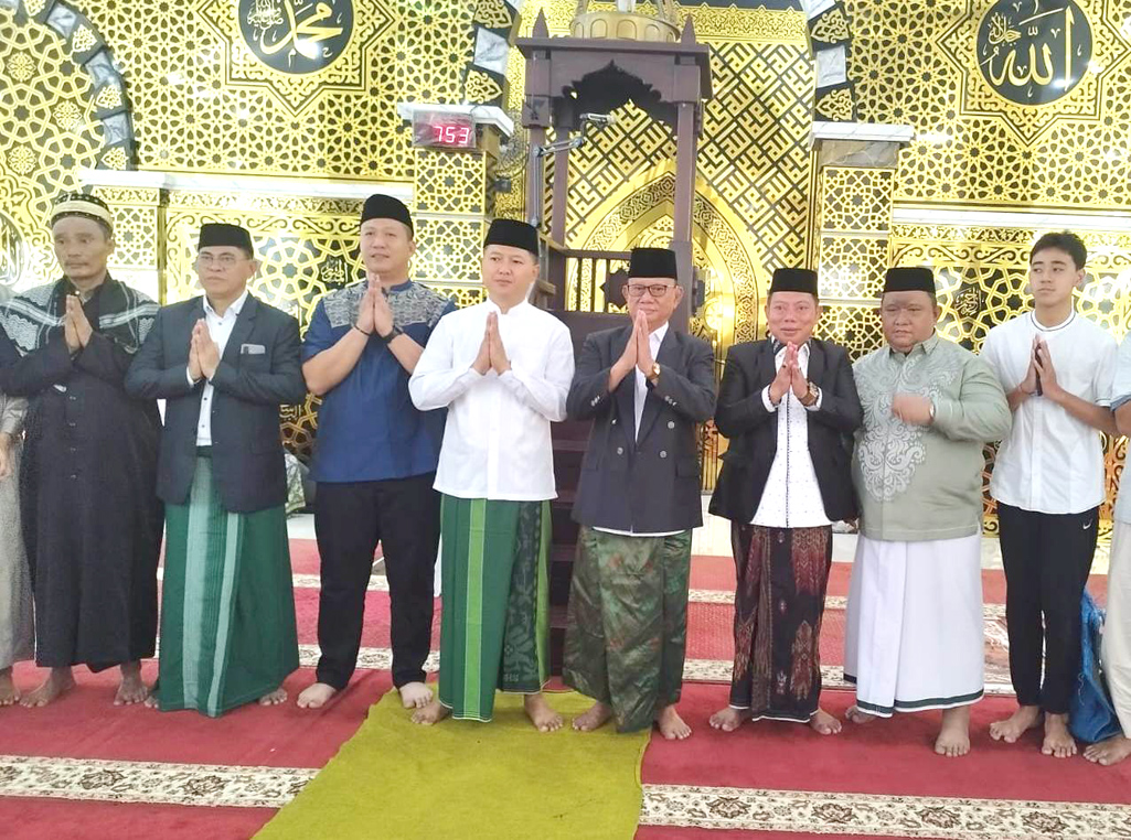 Bupati dan Wakil Bupati Bone Bolango Shalat Idul Adha di Masjid Agung Al-Marhamah, 1.212 Hewan Kurban Disembelih