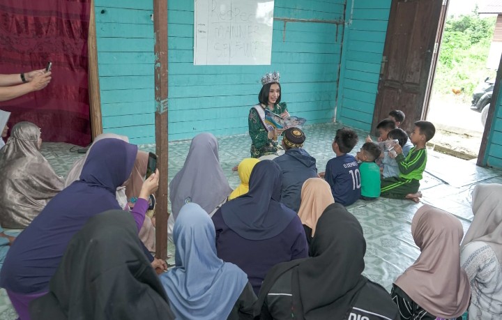 Kunjungi Panti Asuhan di Tanjung Selor, Putri Indonesia Kaltara Nilam Ajak Anak-Anak Melukis dan Berbagi Motivasi