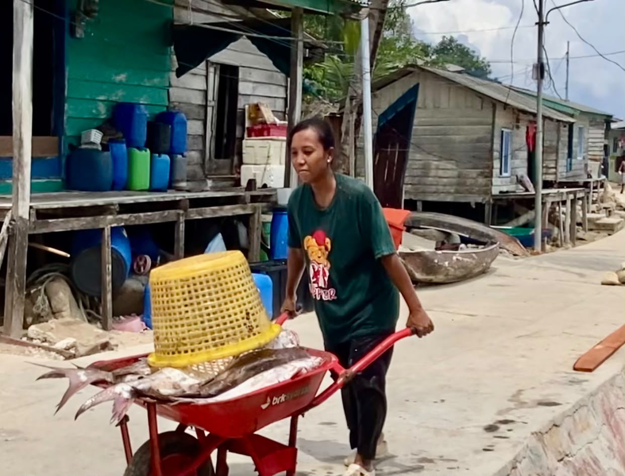 BRK Syariah Dorong Ekonomi Desa Mengkait Anambas, Hasil Laut Siap Diolah Jadi Produk UMKM Bernilai Jual