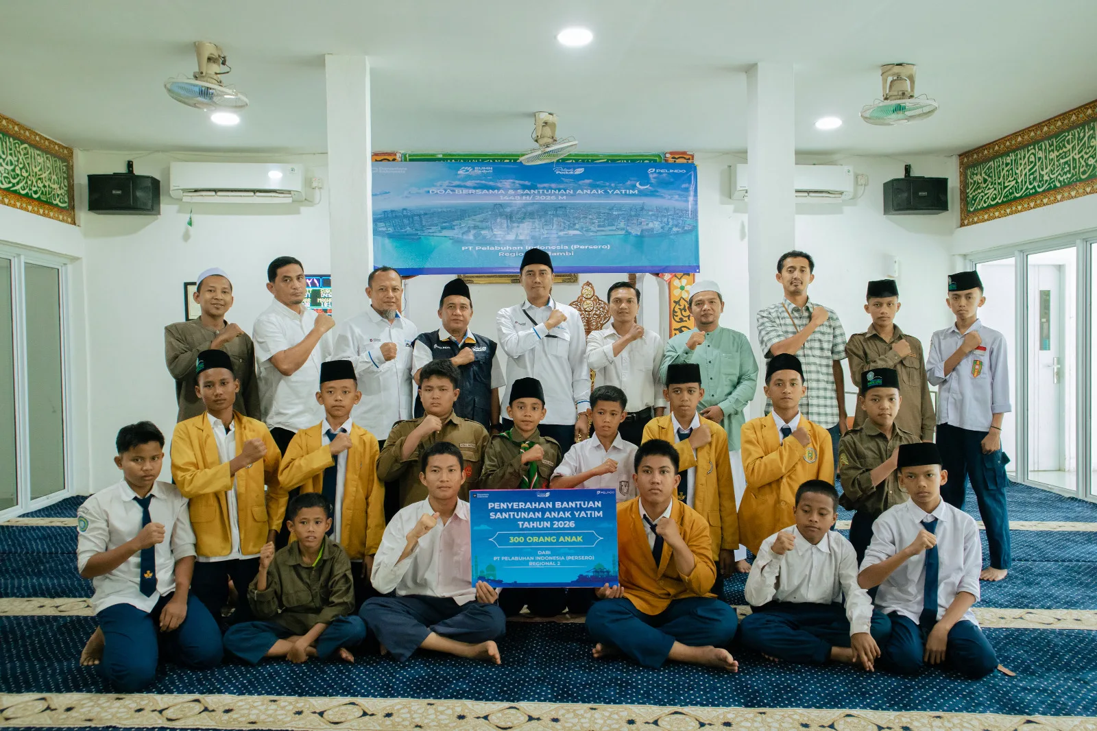 Pelindo Regional 2 Jambi Santuni 25 Anak Yatim dan Gelar Doa Bersama Demi Kelancaran Operasional Pelabuhan