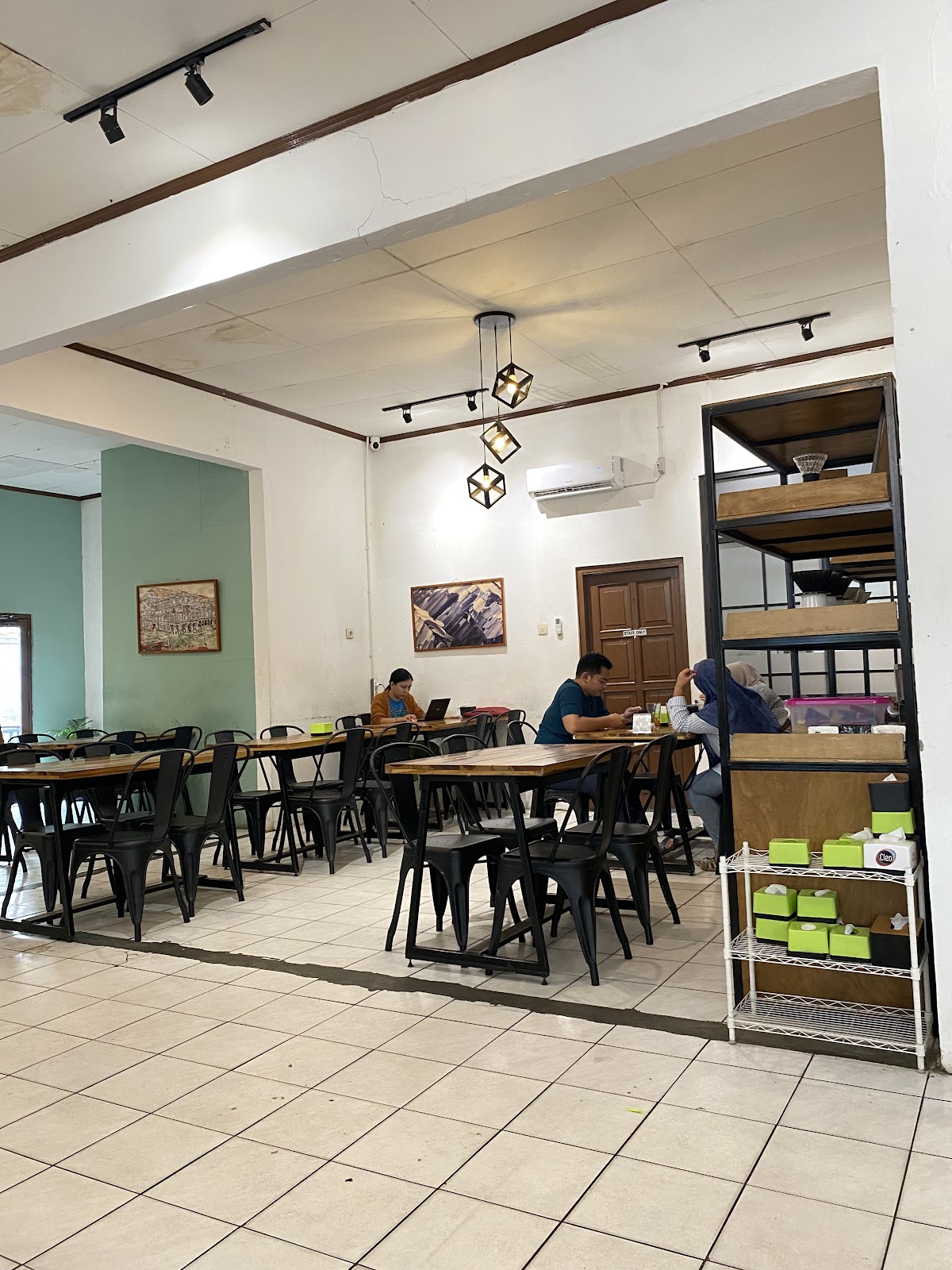 10 Cafe Palangkaraya Paling Hits, Nyaman, dan Buka 24 Jam