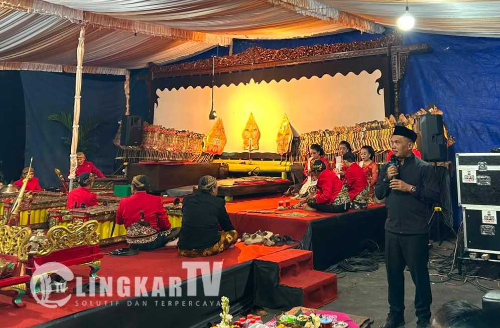 Ketua DPRD Jateng Sumanto Gelar Wayang Kulit Semalam Suntuk di Karanganyar, Lakon Semar Mbangun Kahyangan