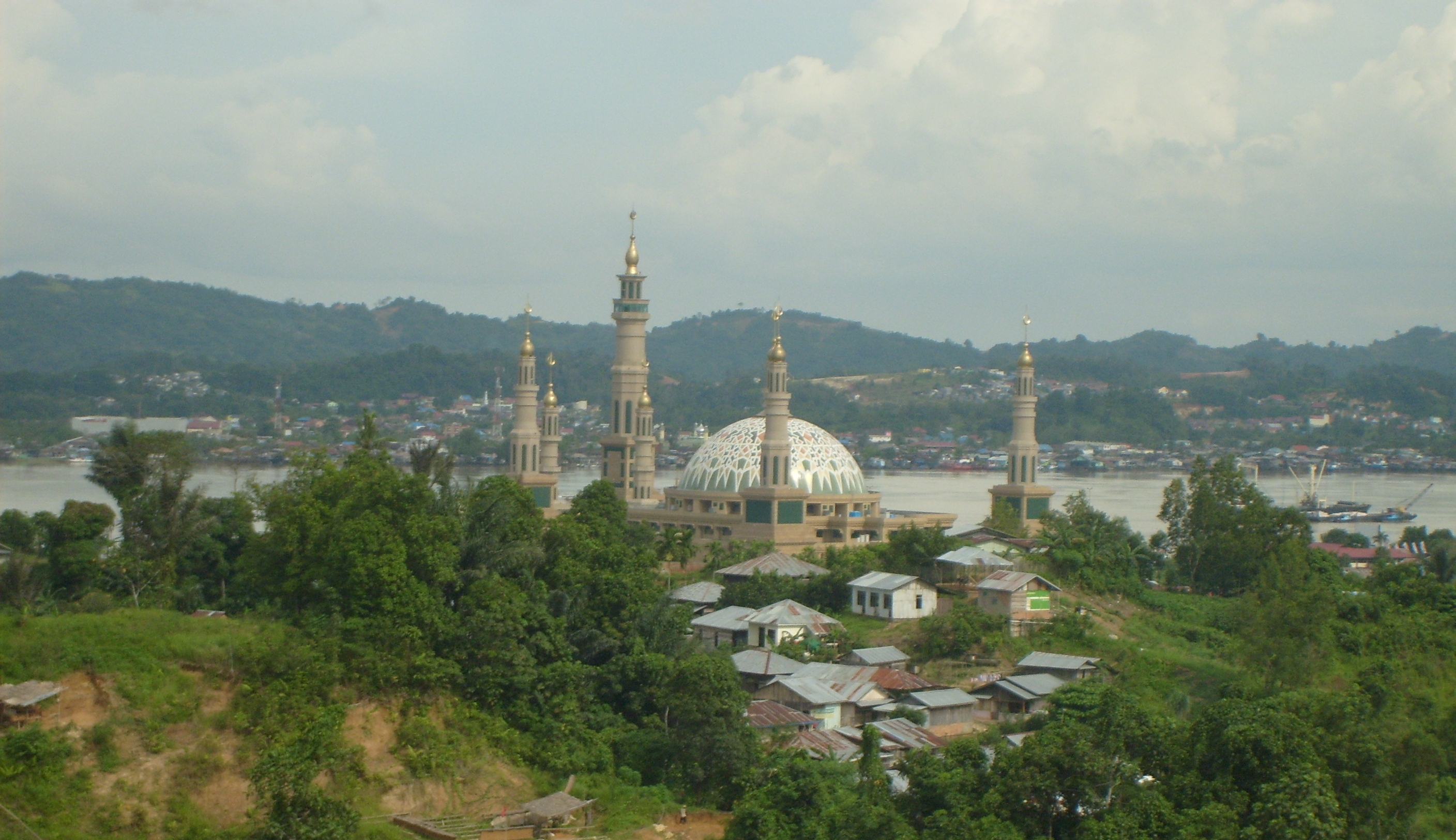 5 Tempat Wisata di Samarinda yang Wajib Dikunjungi, dari Islamic Center hingga Desa Pampang
