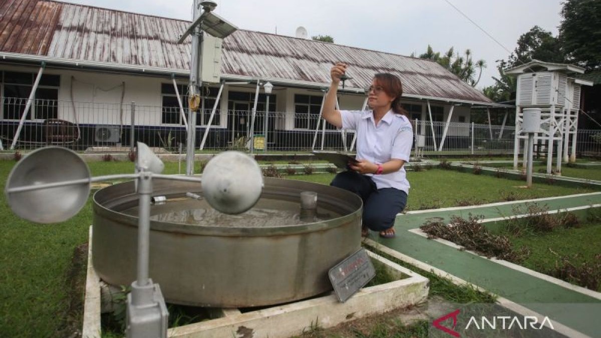 Sirkulasi Siklonik di Samudera Hindia dan Pasifik Picu Hujan Lebat, BMKG Imbau Tiga Wilayah Waspada