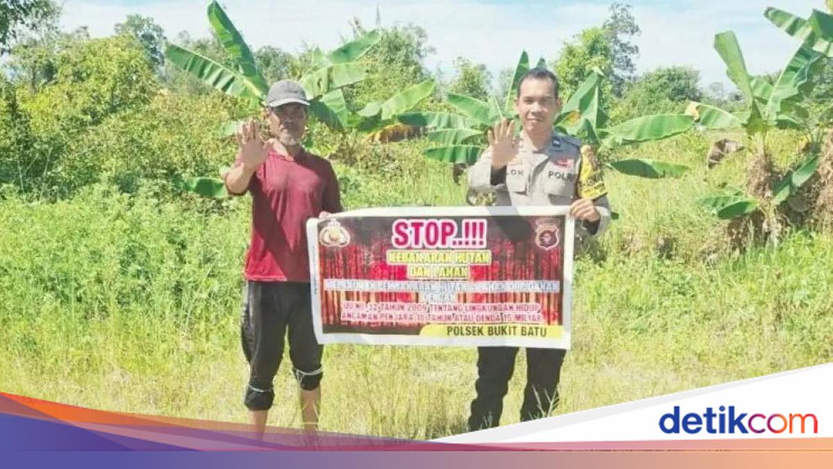 Polsek Bukit Batu Palangka Raya Edukasi Warga Door to Door Cegah Karhutla, Api Dipicu Aktivitas Manusia