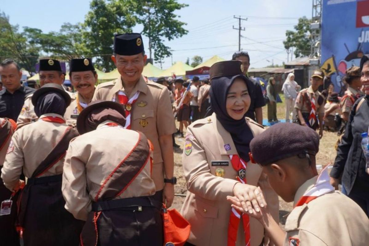 Plt Bupati Langkat Tiorita Berbaur dengan Kontingen Pramuka di Penutupan Jamdasu XI Sumut, 1.039 Peserta Siap ke Jambore Nasional