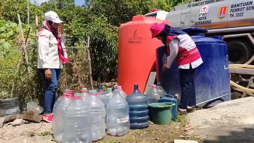 1.000 Warga Jabungan Semarang Terancam Krisis Air Bersih, PMI Kirim 5.000 Liter Bantuan ke Masjid Al-Hidayah