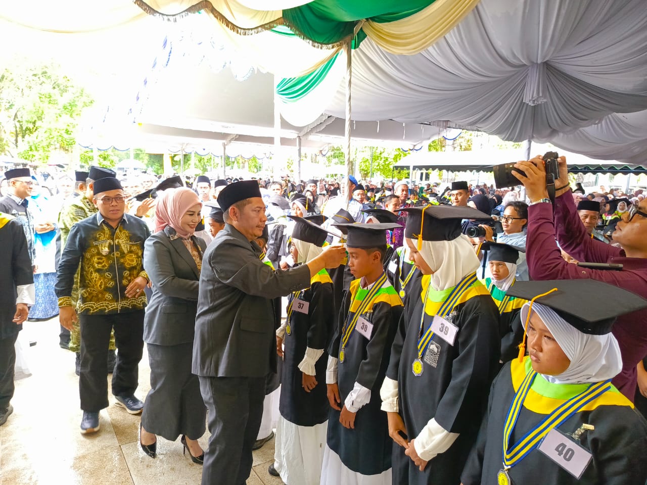 1.678 Santri TK TPA di Hulu Sungai Tengah Diwisuda, Bupati Minta Al-Qur’an Jangan Berdebu di Lemari