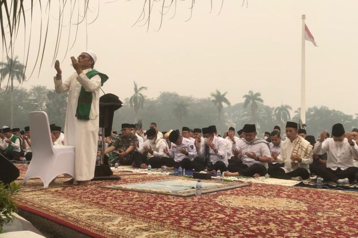 Gubernur Sumsel Herman Deru Gelar Shalat Istisqa di Griya Agung, Minta Hujan Turun Akhiri Kabut Asap