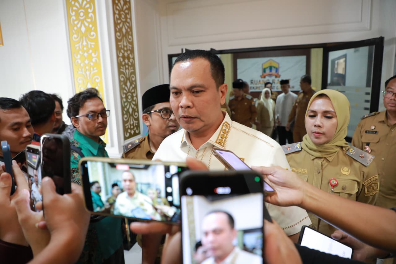 Pemkot Serang Bagikan Satu Setel Seragam Gratis untuk 12.000 Siswa Baru SD dan SMP pada Tahun Ajaran 2026