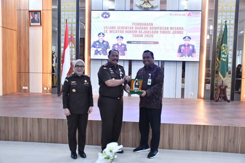 Lelang Serentak Kejaksaan di Jambi: 26 Barang Laku, Emas Muaro Jambi Naik 190 Persen