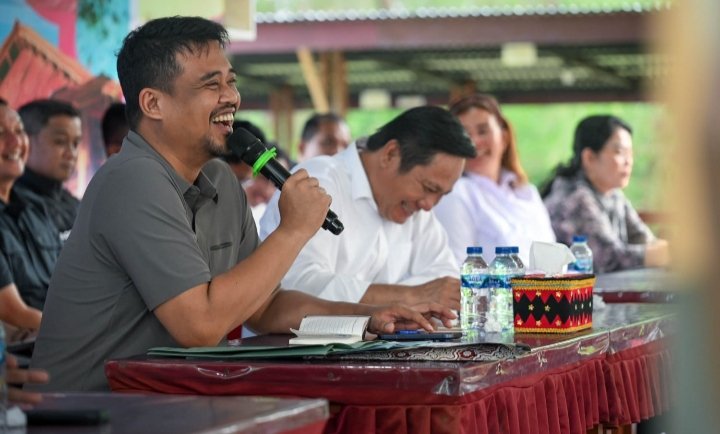 Sapa Daerah di Nias Barat, Bobby Nasution Janji Bantu Alat Tangkap Nelayan dan Rehab Masjid Al Uswah Rp 250 Juta