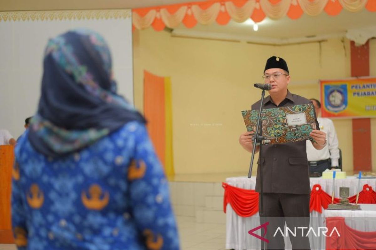Pemkab Bangka Barat Lantik 34 Pejabat Baru, Bupati Markus Tekankan Adaptasi Cepat dan Inovasi Birokrasi
