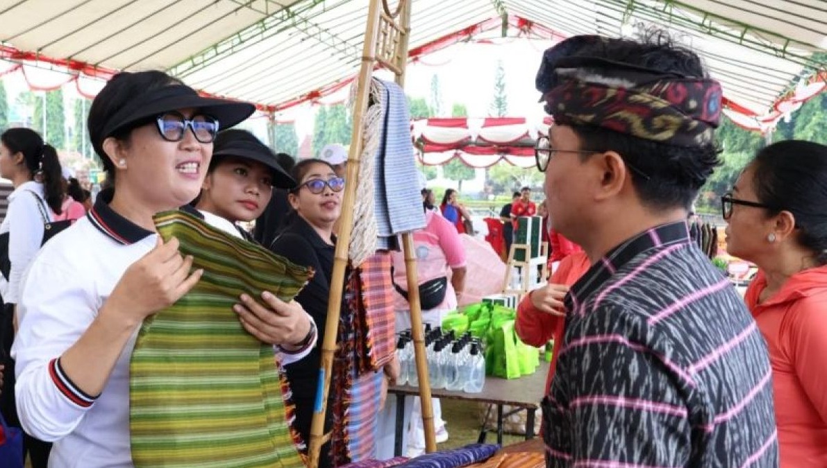 TP PKK Tabanan Dukung Ekonomi Lokal Lewat Pasar Rakyat di Klungkung