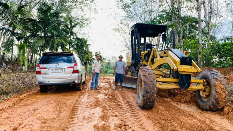 Jalan Desa di Jirak Jaya Diperbaiki 15 Hari, Bupati Muba Turun Tangan Atasi Akses Berlumpur