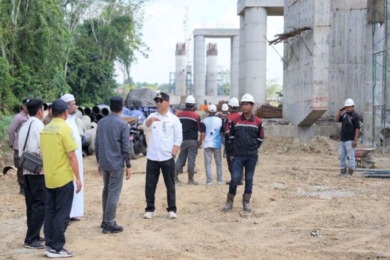 Bupati Barito Utara Shalahuddin Tinjau Jembatan Tumpung Laung, Tegaskan Kualitas Proyek Tak Bisa Ditawar demi Manfaat Jangka Panjang