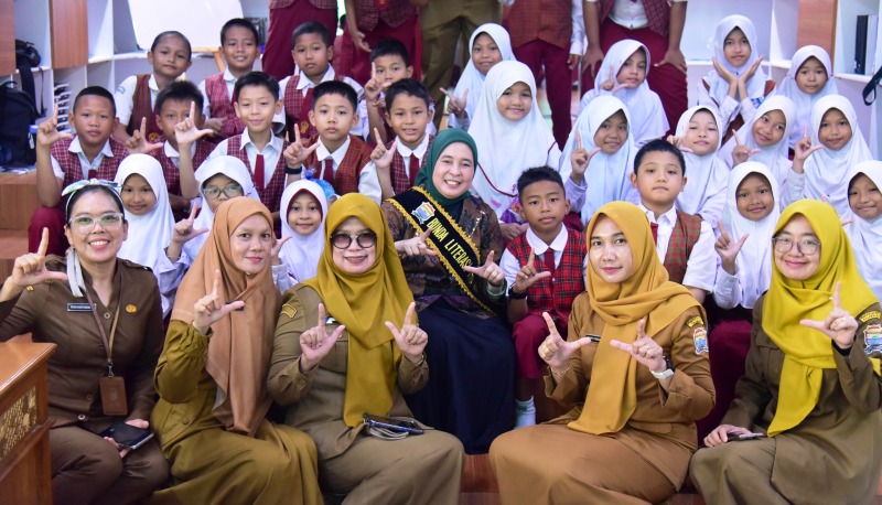 Bunda Literasi Palembang Ajak Orang Tua Bacakan Cerita 15 Menit Sehari demi Kurangi Kecanduan Gawai Anak