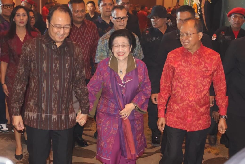 Megawati Tutup Bulan Bung Karno di Denpasar, Koster Ingatkan Politik Berpihak ke Rakyat