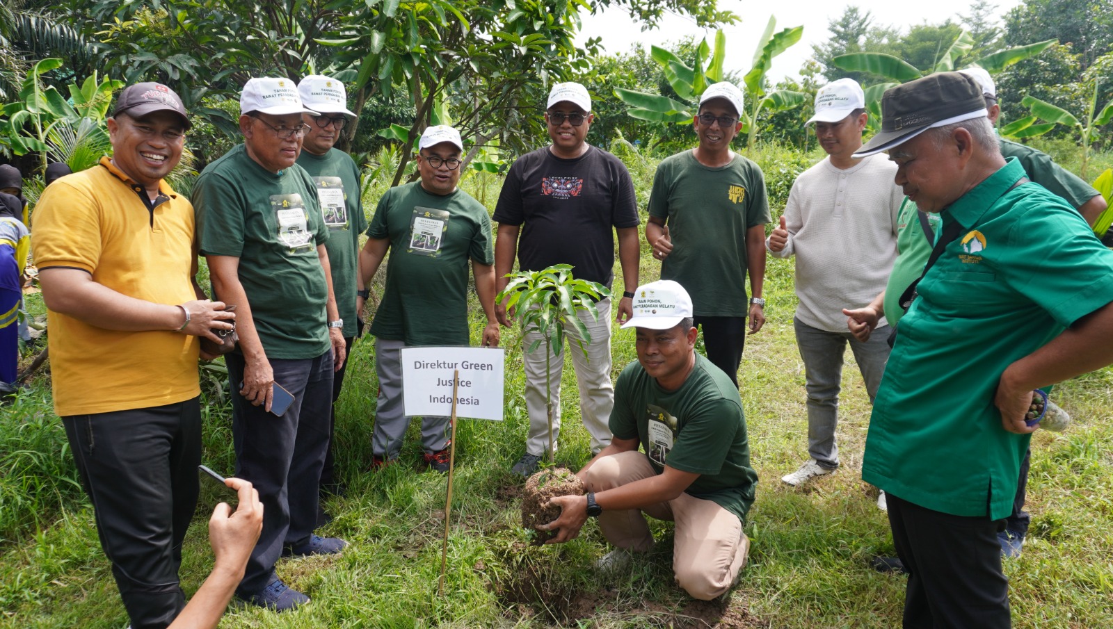 Tanam 1.000 Pohon Khas Melayu di Hutan Kota Medan, PW ISMI Sumut Gaungkan Kesadaran Ekoteologis Jaga DAS Deli