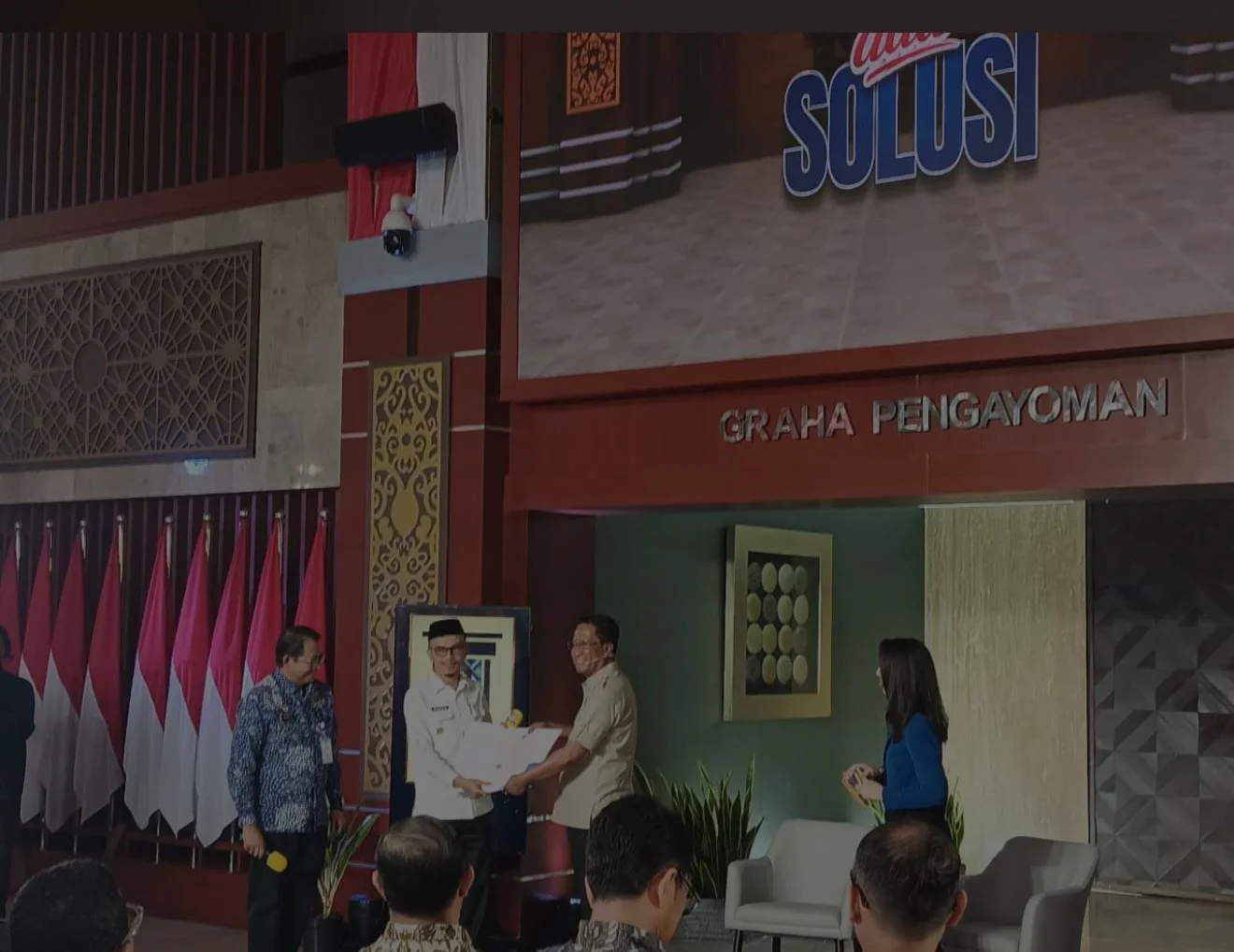 Wali Kota Subulussalam HRB Terima Pen