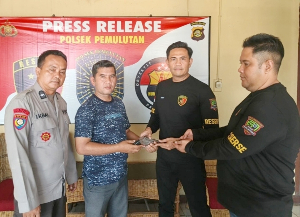 Warga Ogan Ilir Serahkan Senjata Api Rakitan ke Polsek Pemulutan, Dukung Operasi Senpi Musi 2026
