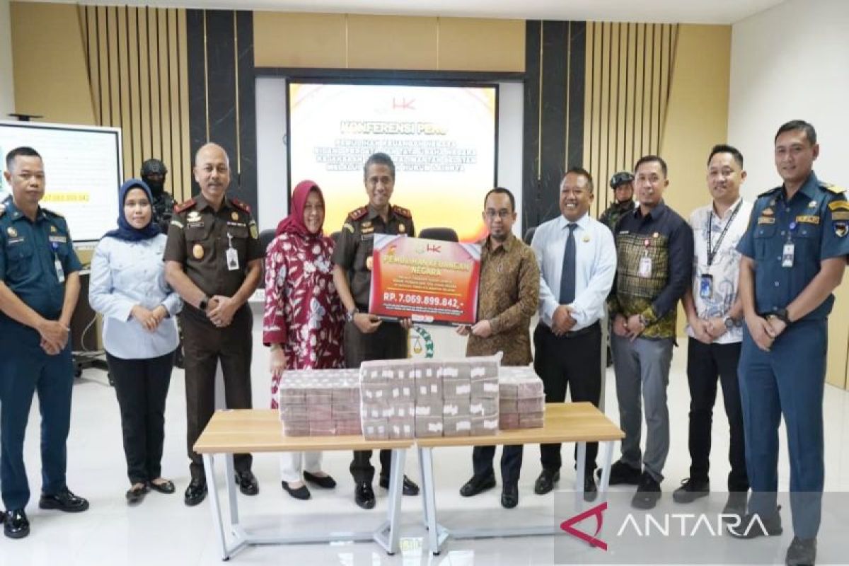 Kejati Kalsel Selamatkan Rp 7 Miliar Uang Negara dari Kasus Tabrakan Tongkang di Jembatan Pulau Laut Kotabaru