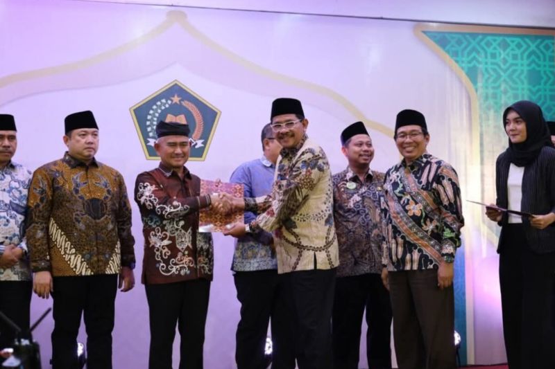 Wali Kota Tarakan Terima SK Kota Wakaf di Forum Nasional Semarang, Ini Manfaatnya bagi Warga