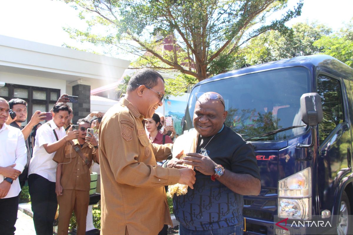 Menteri HAM Natalius Pigai Ajak ASN dan Pejabat NTT Jadi Prajurit HAM, Sorot TPPO, Stunting, hingga Kekerasan Perempuan dan Anak