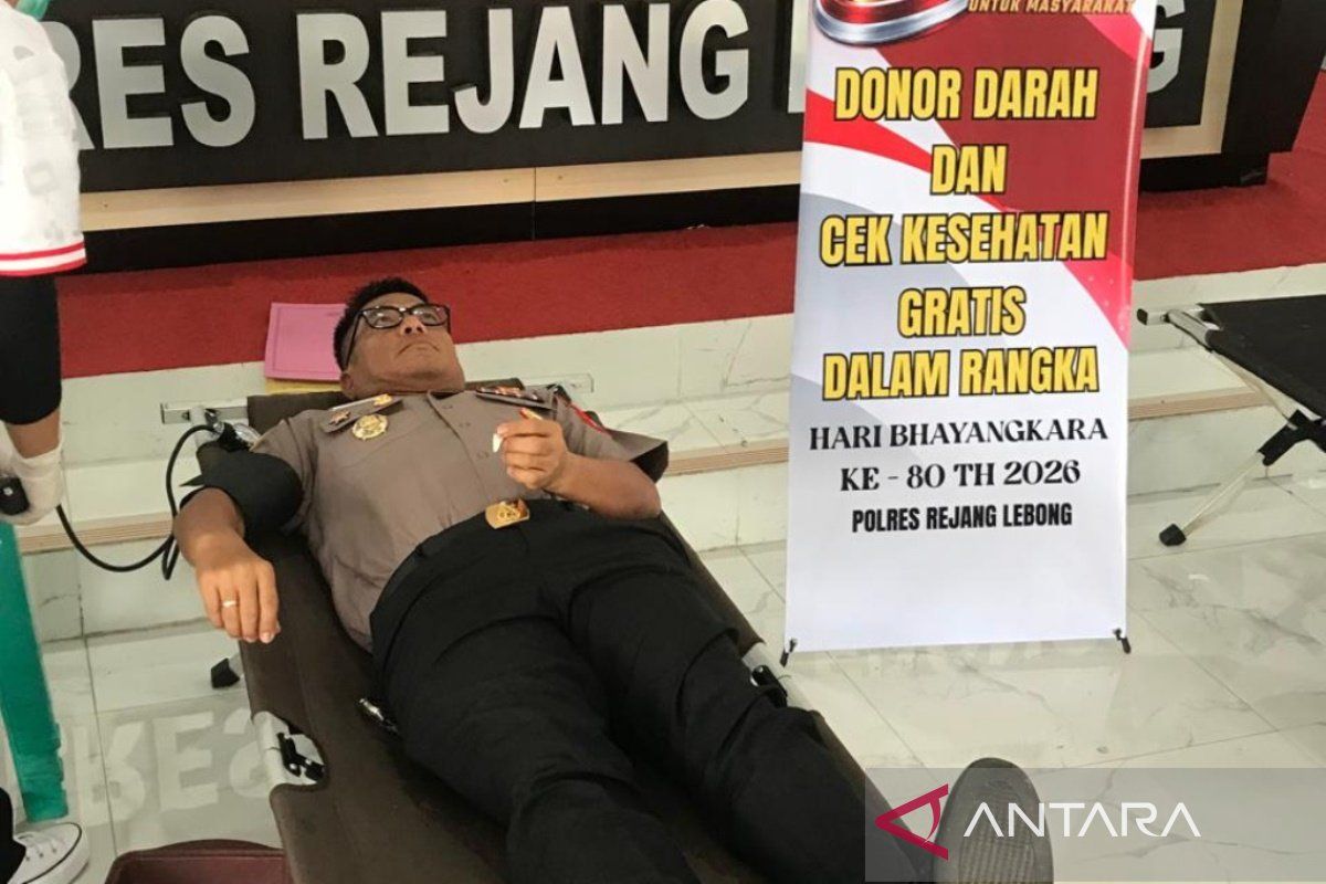 Polres Rejang Lebong Kumpulkan 80 Kantong Darah dan Salurkan 16 Paket Sembako di Hari Bhayangkara ke-80