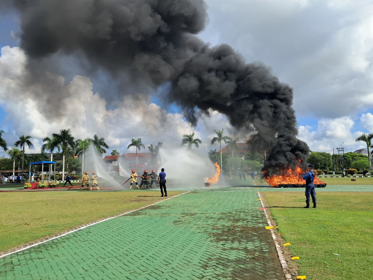 Gubernur Babel Hidayat Arsani Saksikan Aksi Ekstrem Bela Diri hingga Simulasi Kebakaran Skala Besar di HUT Damkar, Satpol PP, dan Satlinmas