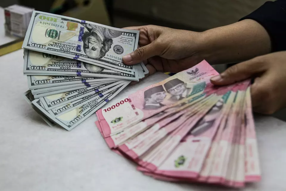 Rupiah Melemah ke Rp 16.350 per Dolar AS, Bank BUMN Kompak Naikkan Harga Jual
