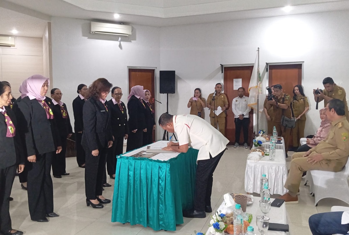 Istri Gubernur Maluku Maya Baby Lewerissa Pimpin PERWOSI, Ketua KONI Minta Perempuan Perkuat Olahraga dari Senam hingga Atlet