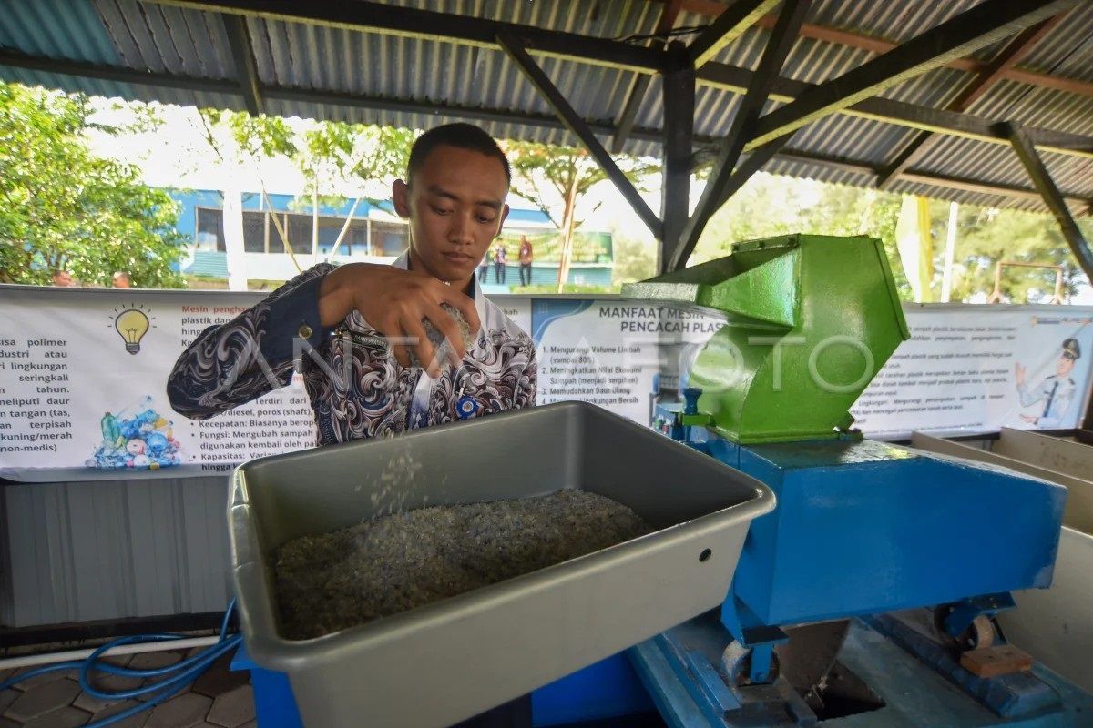 Poltekpel Sumbar Luncurkan 4 Inovasi Maritim Ramah Lingkungan, dari Briket hingga Mesin Pencacah Plastik