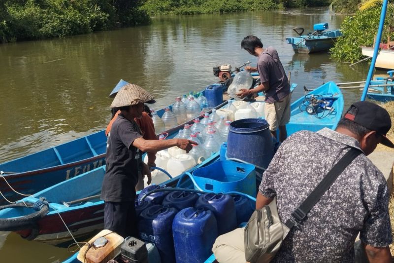 BPBD Cilacap Salurkan 117.000 Liter Air Bersih ke 8 Desa Terdampak Kekeringan, 1.063 Keluarga Terbantu