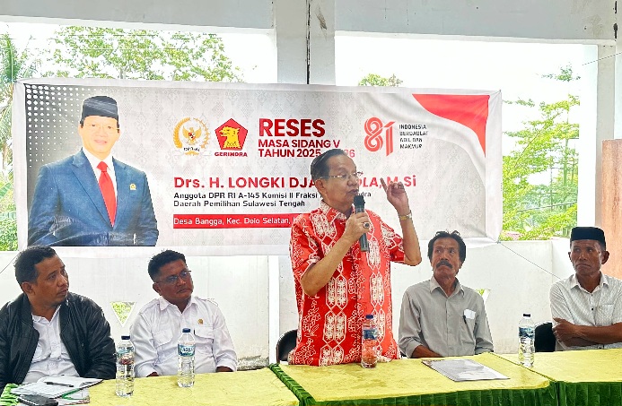 Reses di Sigi, Longki Djanggola Terima Keluhan Air Bersih dan Sertifikat Huntap Warga Desa Bangga