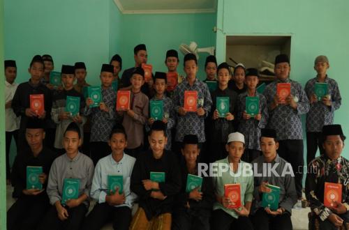 Badan Wakaf Al-Qur'an Salurkan 40 Ribu Alquran ke 5 Kabupaten dan Kota Pontianak, Petani Kalbar Ikut Dibina Pupuk Organik