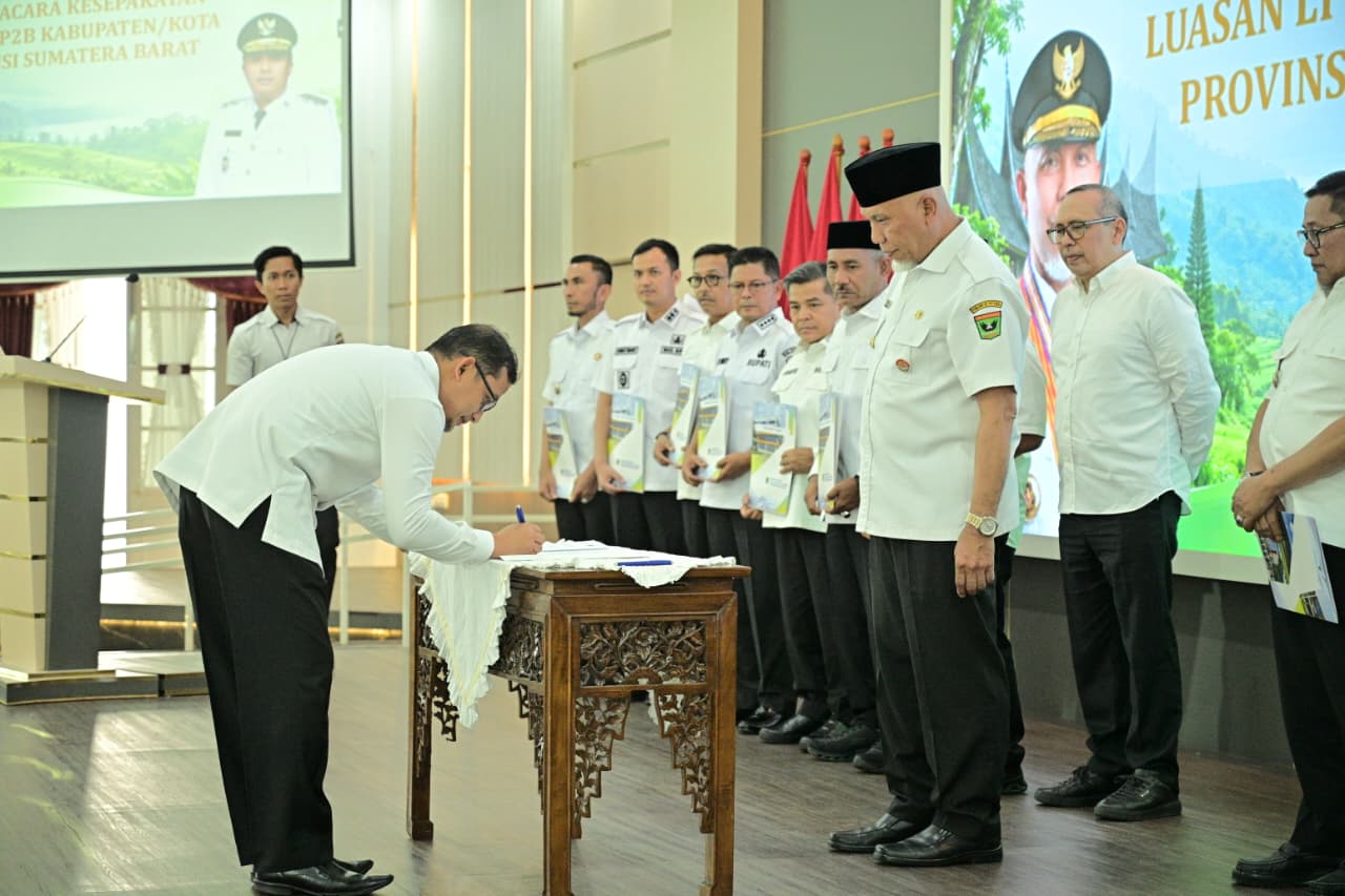 Pemprov Sumbar dan 19 Kabupaten/Kota Sepakat Lindungi 166.466 Hektare Sawah, Lampaui Target Nasional Ketahanan Pangan