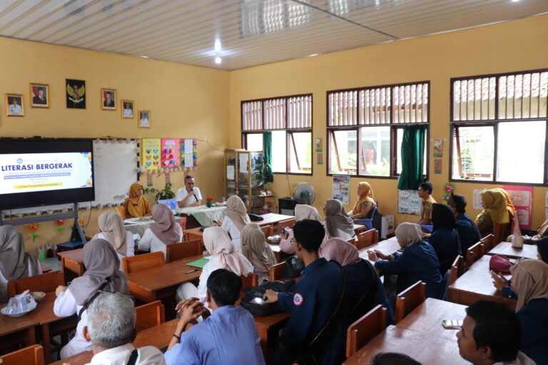 Pustakawan dan Mahasiswa Unila Turun ke Sekolah di Lampung Selatan, Gelar Program Literasi Bergerak untuk Tingkatkan Minat Baca
