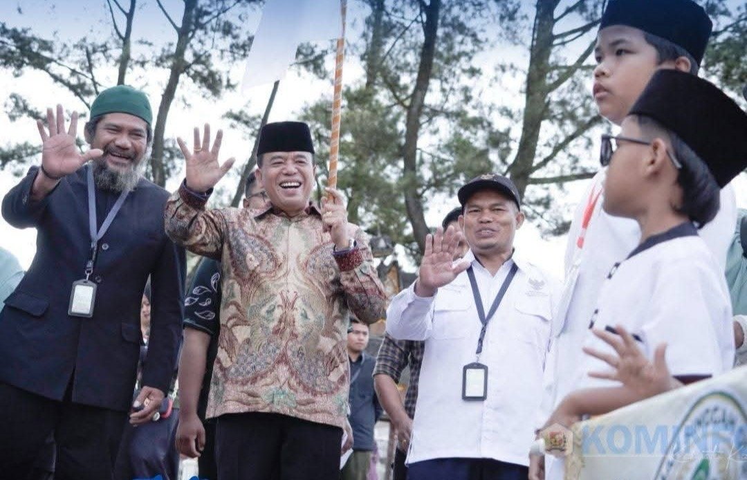 Bupati Karo Antonius Ginting Lepas Pawai 1 Muharram 1448 H, Serukan Karo Beriman dan Kerukunan Umat