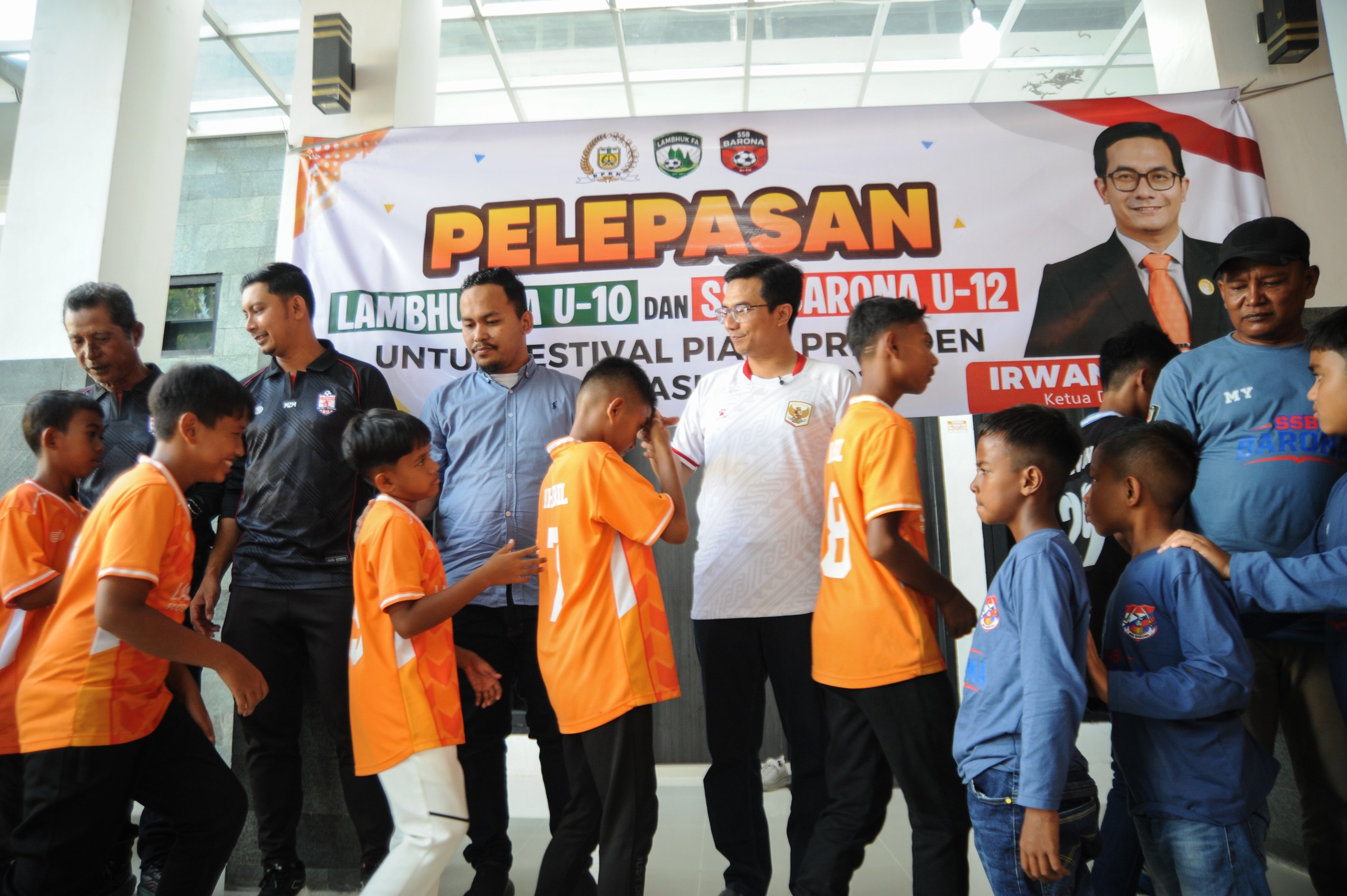 Ketua DPRK Banda Aceh Lepas SSB Barona dan Lambhuk FA ke Piala Presiden 2026, Ingatkan Pemain Jaga Fokus Hingga Peluit Akhir